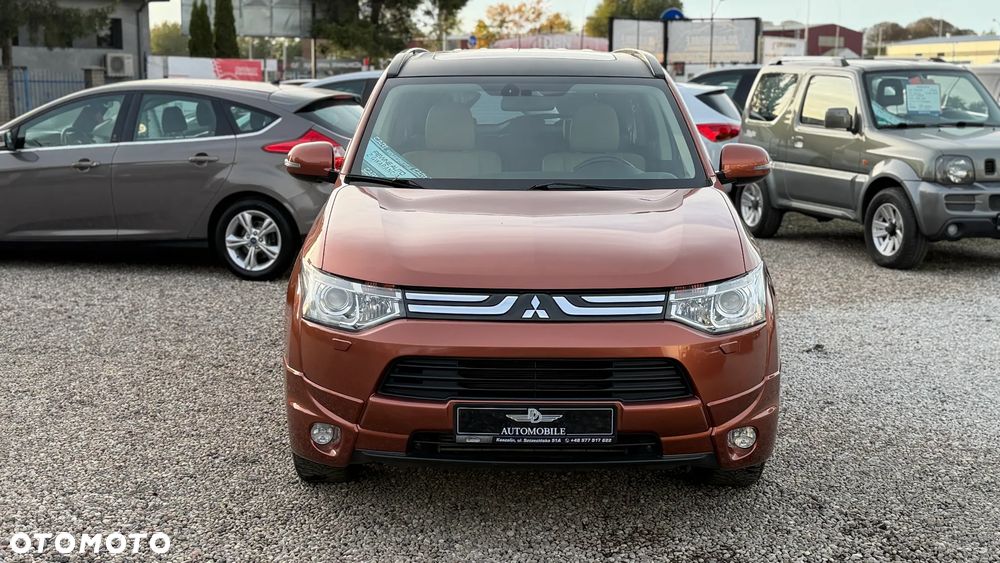 Mitsubishi Outlander 2.2 DI-D 4WD Instyle - 12