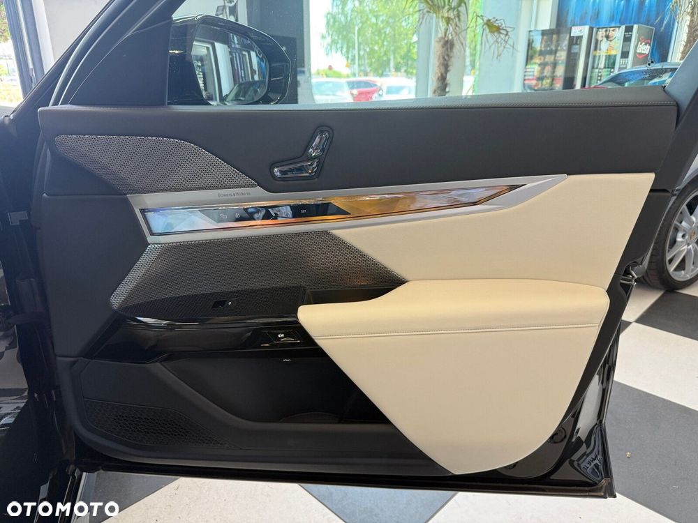 BMW Seria 7 - 19