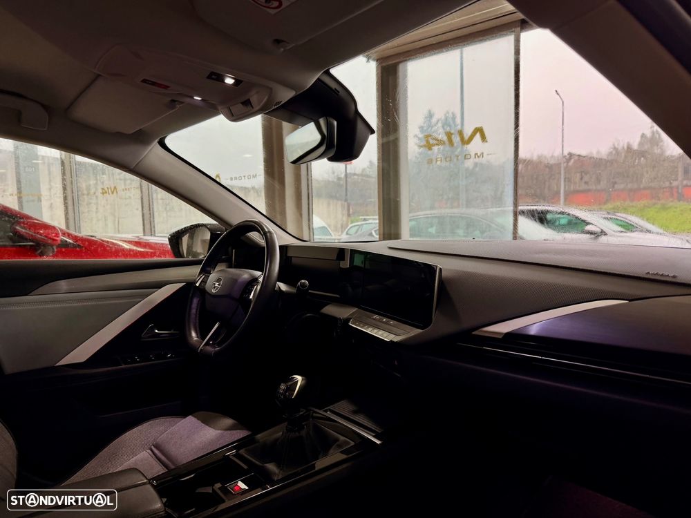 Opel Astra 1.2 T Edition - 38