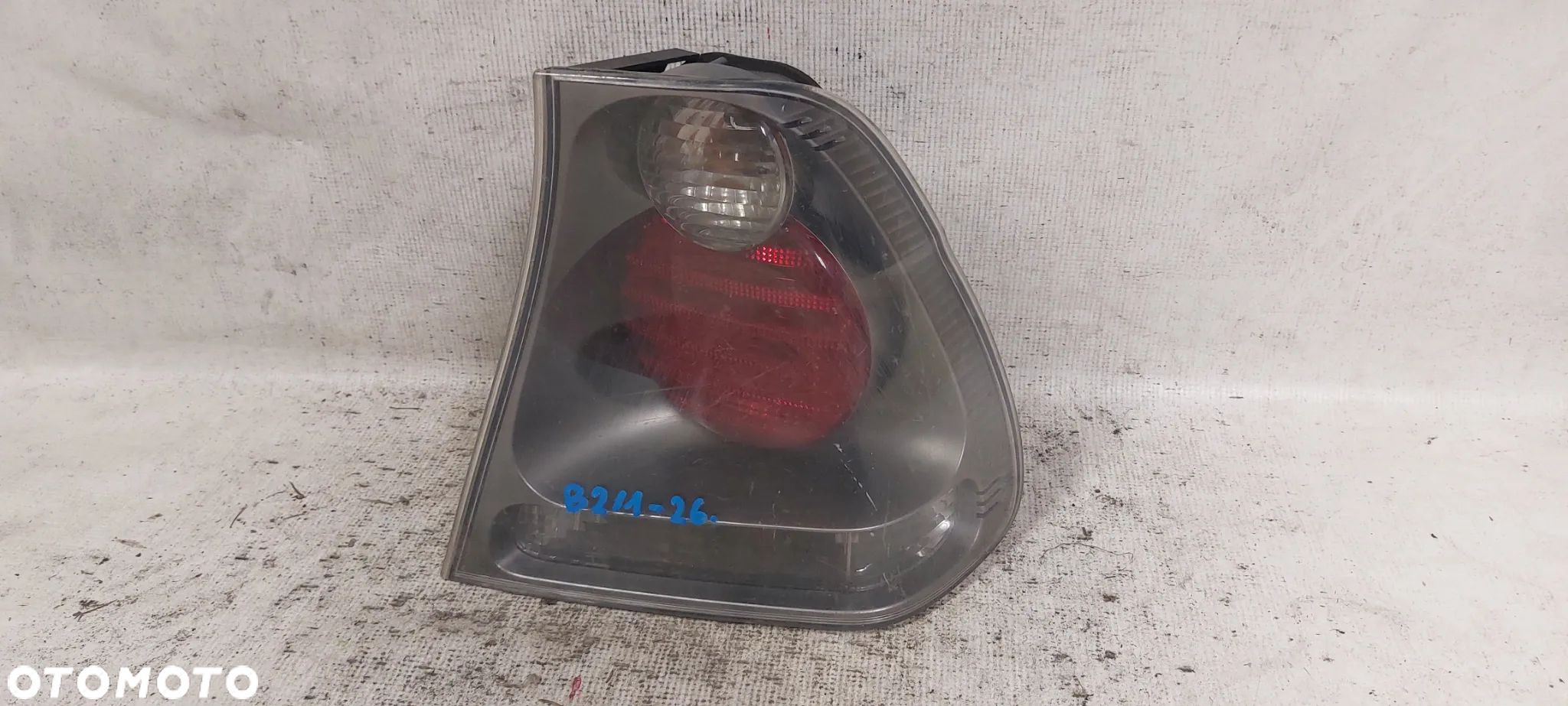.  TYL TYLNA LAMPA PRAWA BMW E46 COMPACT - 1