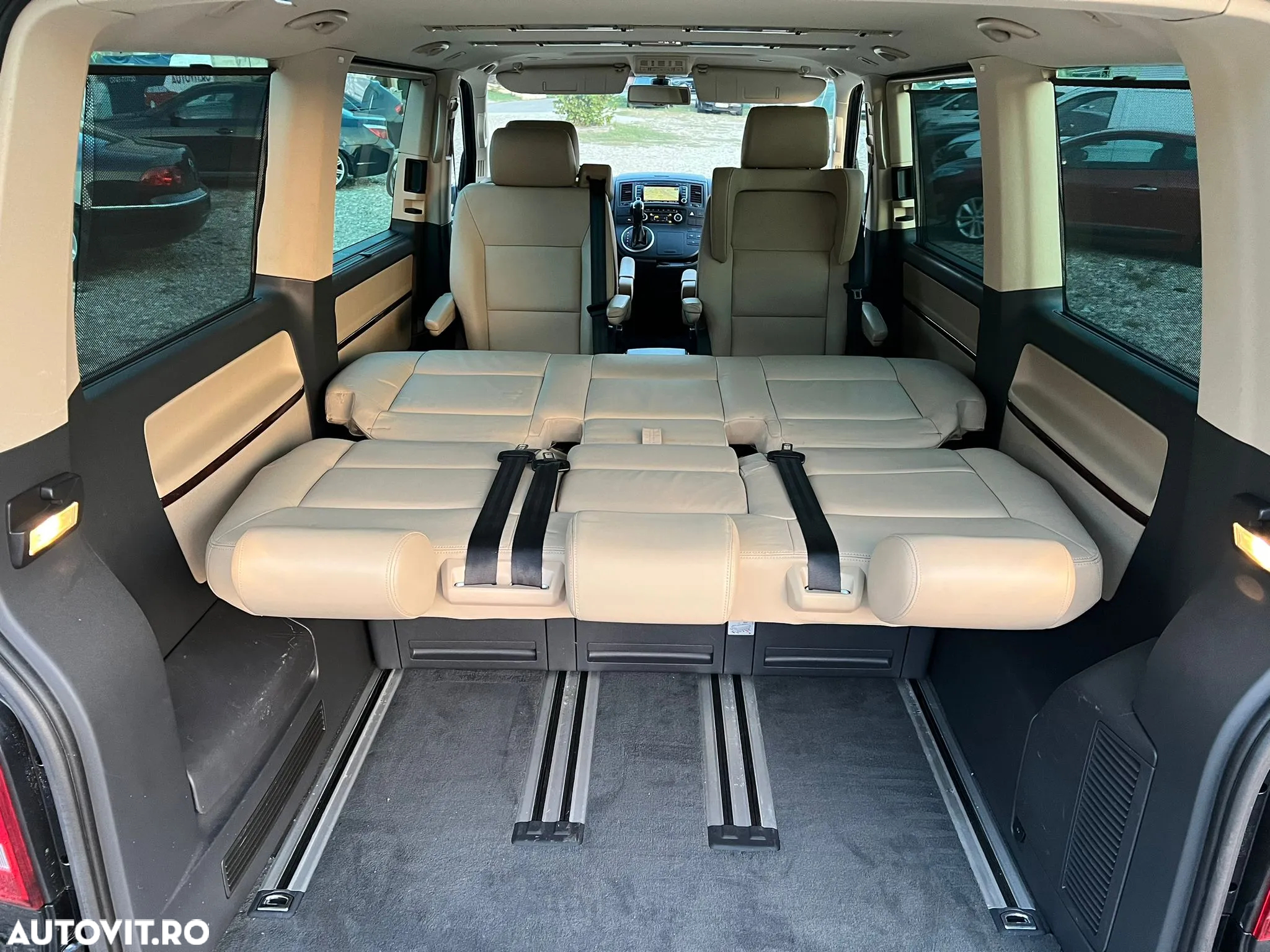 Volkswagen Multivan - 15