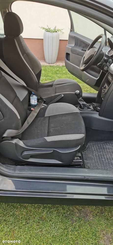Peugeot 207 1.4 Presence Grand Prix - 13