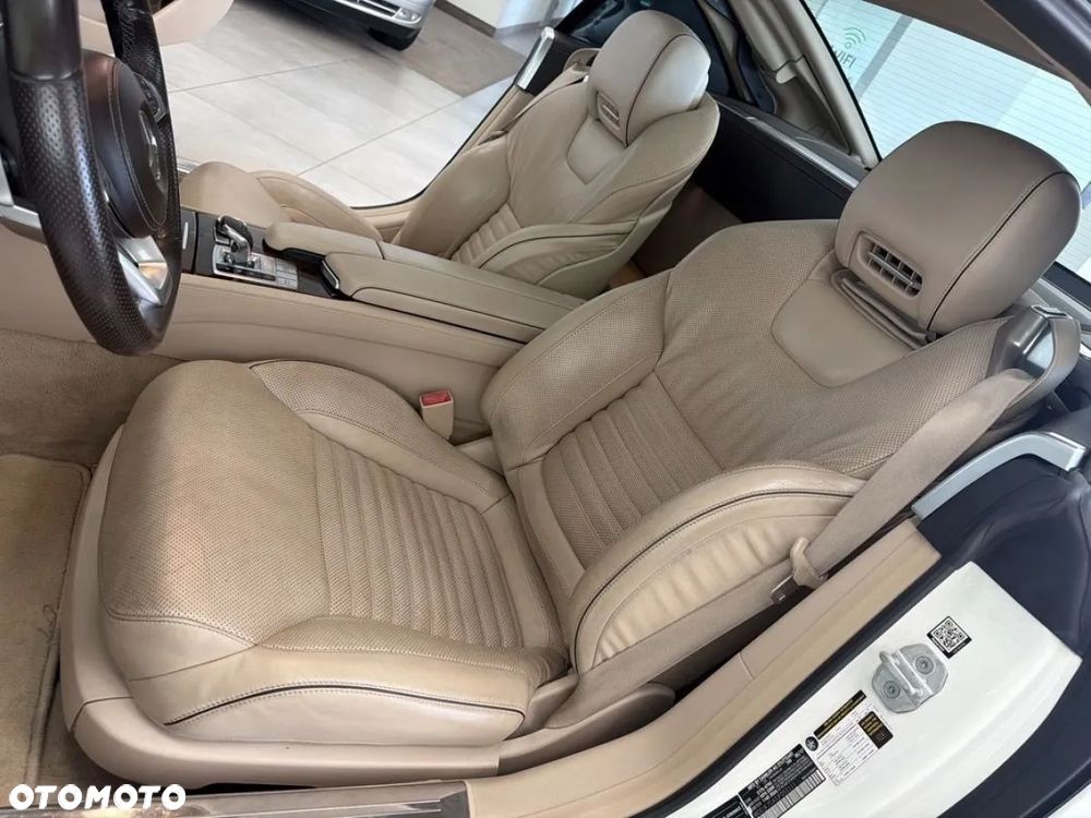 Mercedes-Benz SL - 25