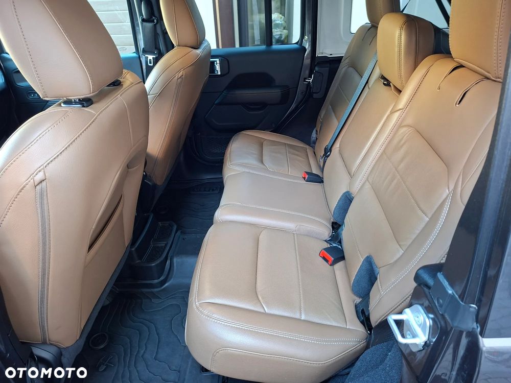 Jeep Wrangler - 4