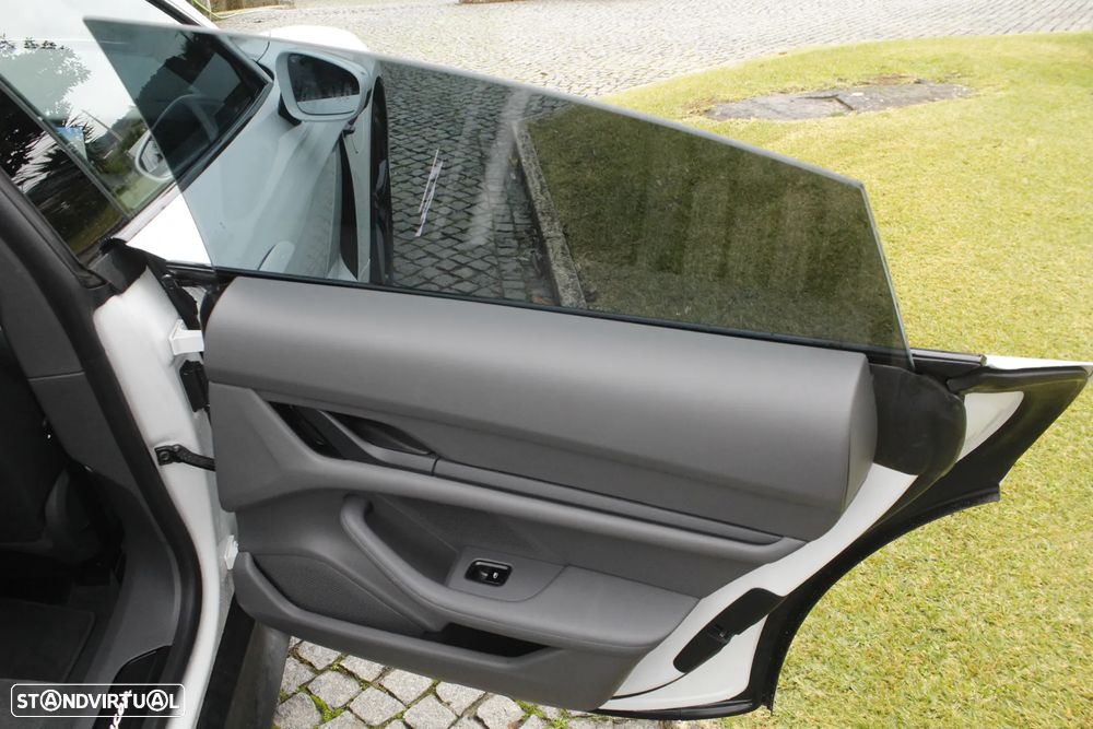 Porsche Taycan 4S - 21