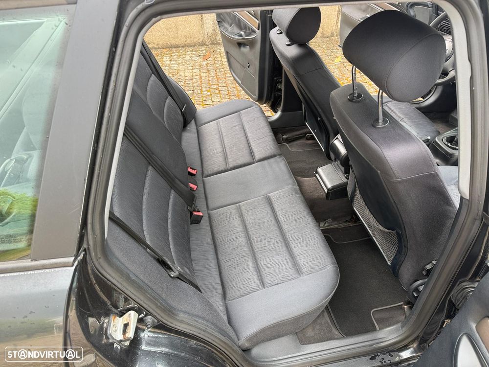 Audi A4 Avant 1.9 TDI Attraction - 16