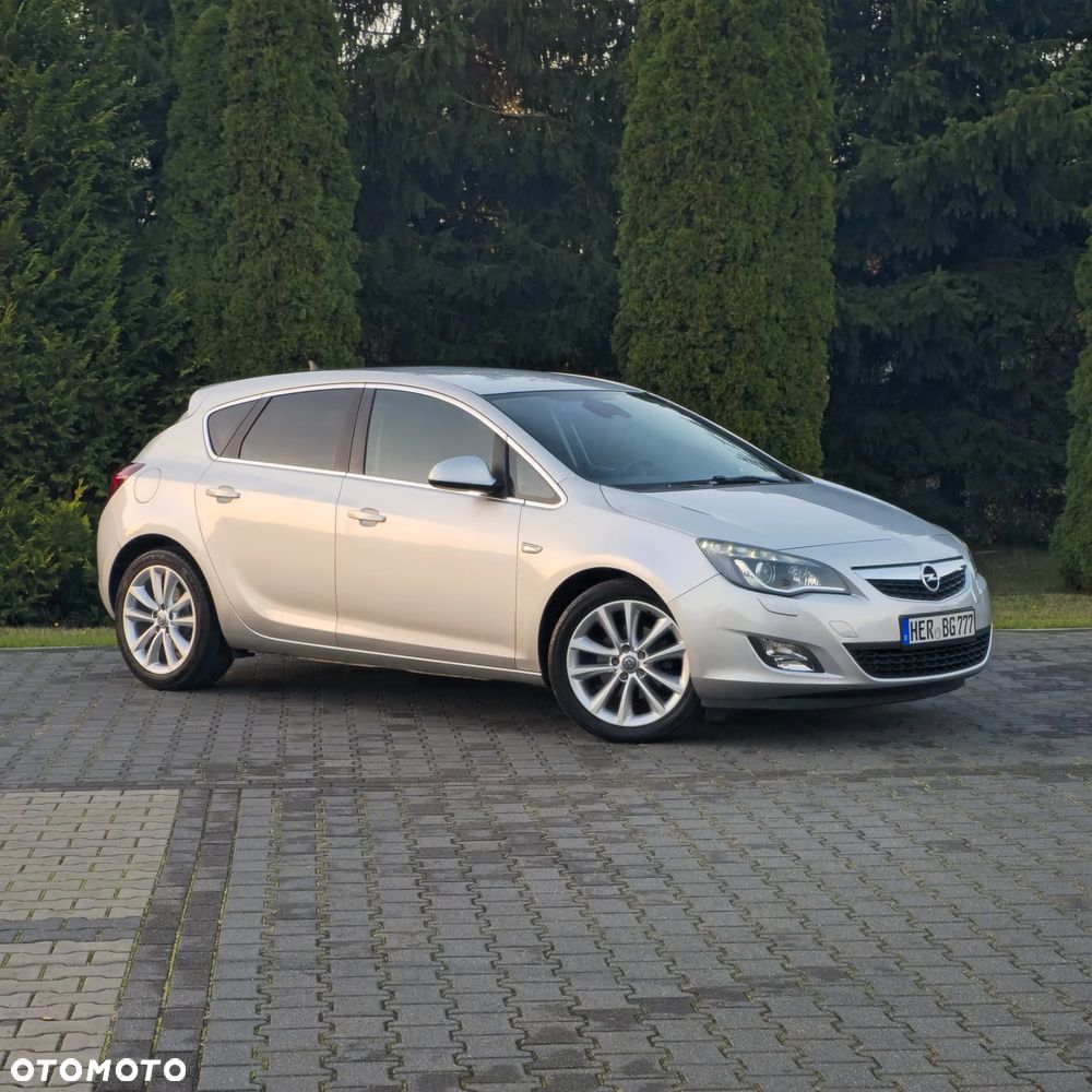 Opel Astra 1.7 CDTI DPF Cosmo - 11