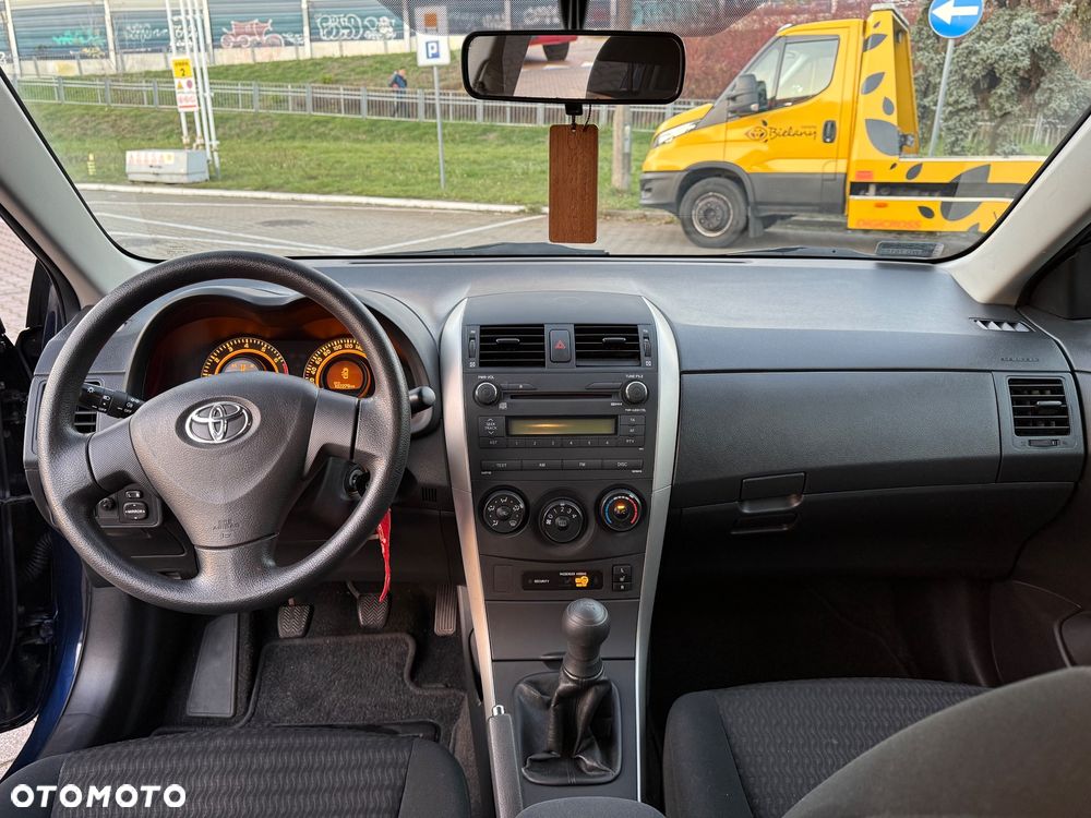 Toyota Corolla 1.6 VVT-i Luna - 11