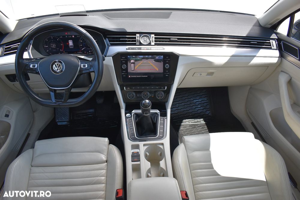 Volkswagen Passat 2.0 TDI 4Motion Highline - 9