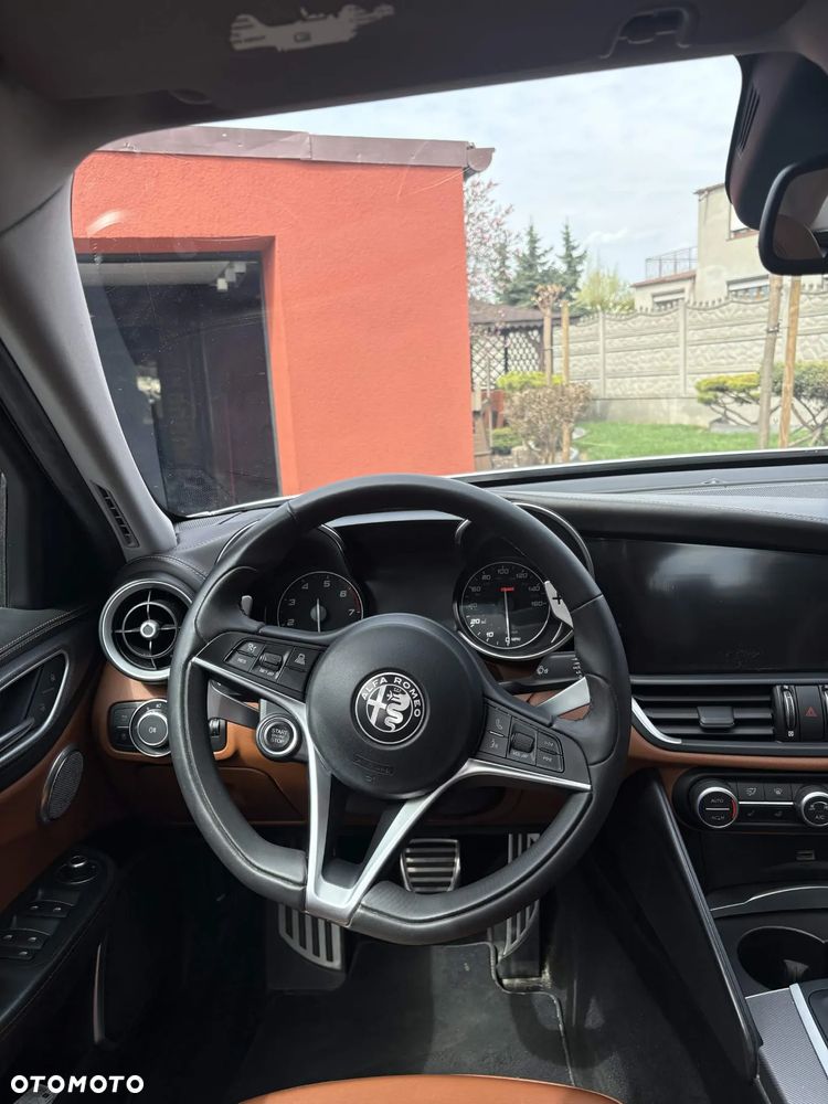 Alfa Romeo Giulia 2.0 Turbo 16V AT8-Q4 Veloce Ti - 7