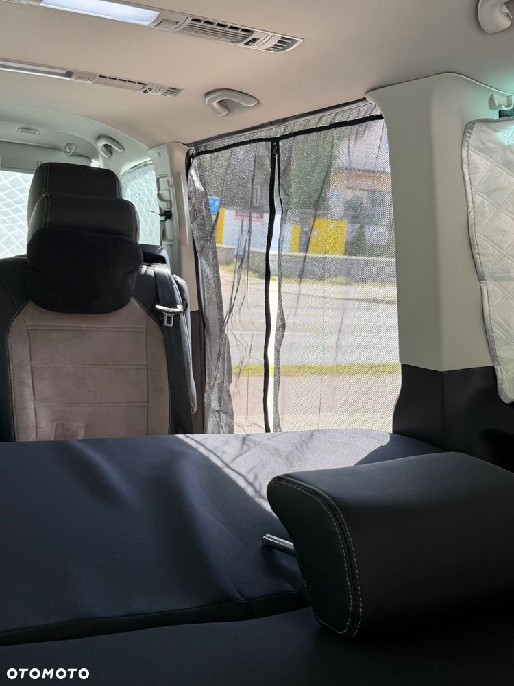 Volkswagen Multivan - 19