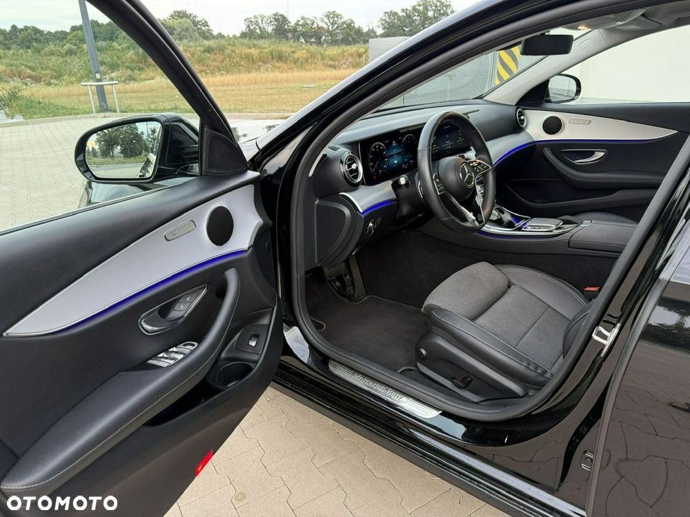 Mercedes-Benz Klasa E - 9