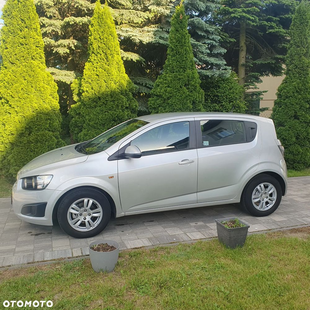 Chevrolet Aveo 1.4 16V LS Design+ - 4