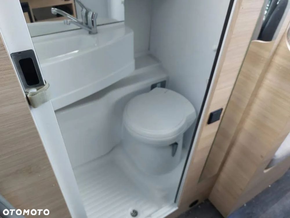 Ford CHALLENGER - 21