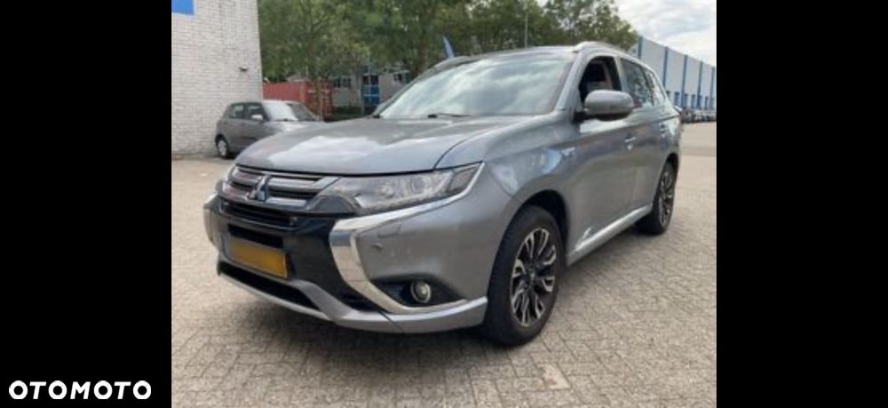 Mitsubishi Outlander Intense + - 29