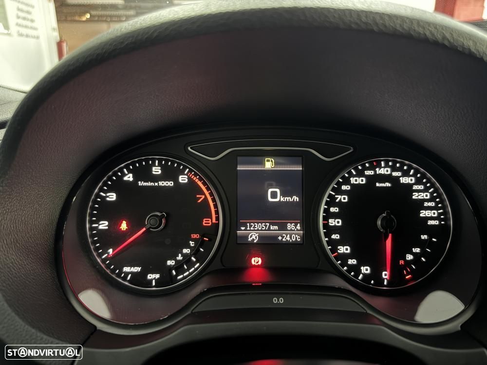 Audi A3 Sportback 30 TFSI S-line - 30