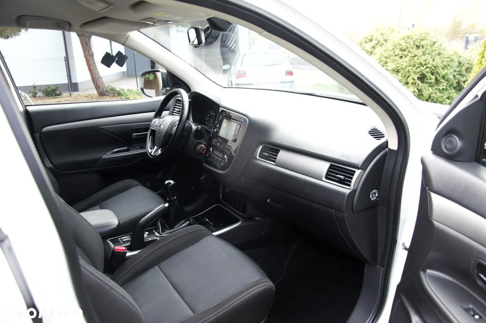 Mitsubishi Outlander 2.0 2WD Diamant - 24