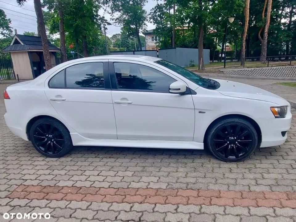 Mitsubishi Lancer - 1