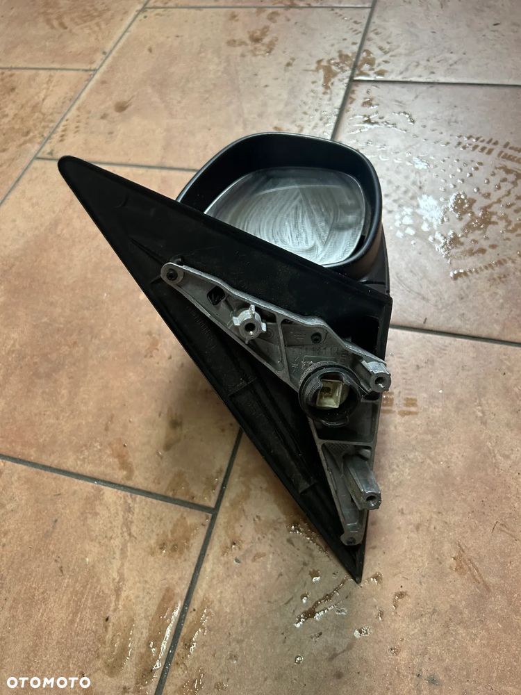 LUSTERKO BMW E90 PRAWE EUROPA 668 5PIN - 3
