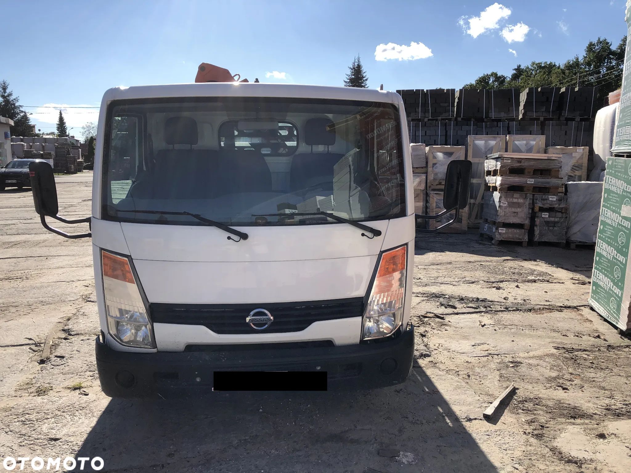 Nissan Cabstar - 1