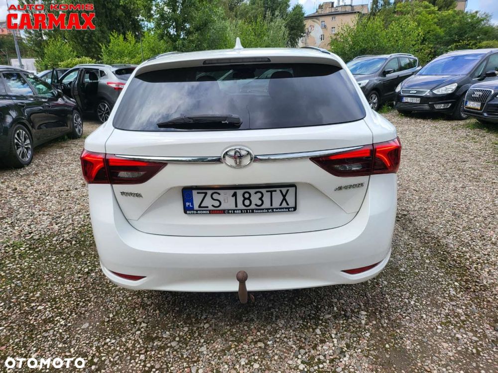 Toyota Avensis Touring Sports 1.8 Executive - 6