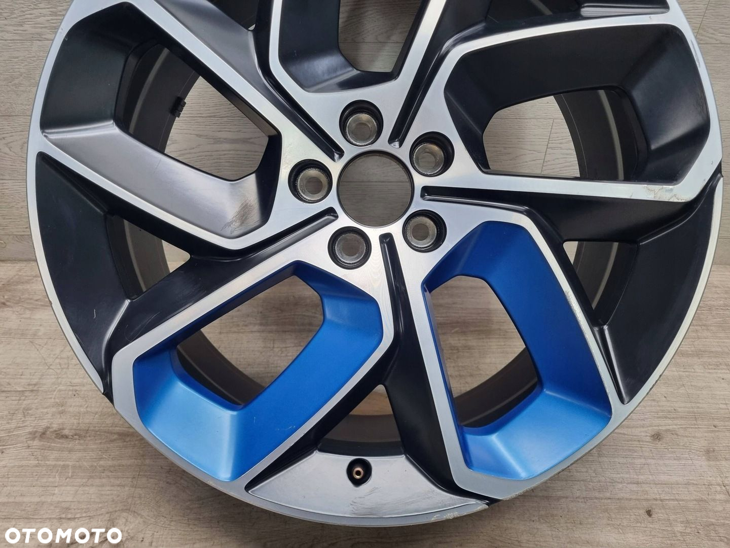 Felga Lynk XC60 XC70 XC90 8.0Jx20H2 Et52 5x108 8889684976 - 4