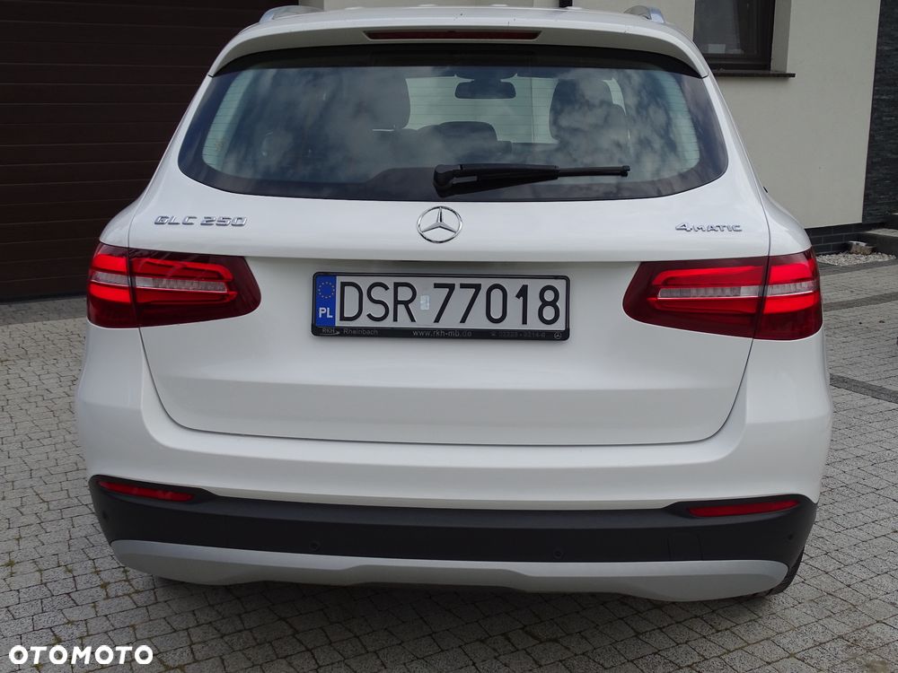 Mercedes-Benz GLC 250 4Matic 9G-TRONIC - 11
