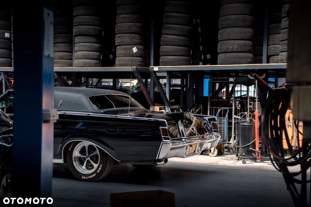Lincoln Continental - 7
