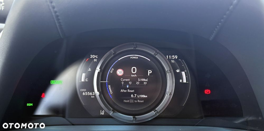 Lexus ES 300h F Sport Edition - 17