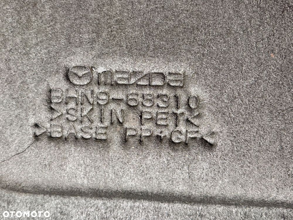 Półka bagażnika Mazda 3 BM BN stan b.dobry symbol BHN9-68310 Oryginał Mazda 3 5 6 koło dojazdowe R16 5x114,3 Mazda 5 półka dolną lewarek półka bagażnika , lampy tył i przód , zderzaki , maska , Xenon starter cewka ksenon zaslepka - 2