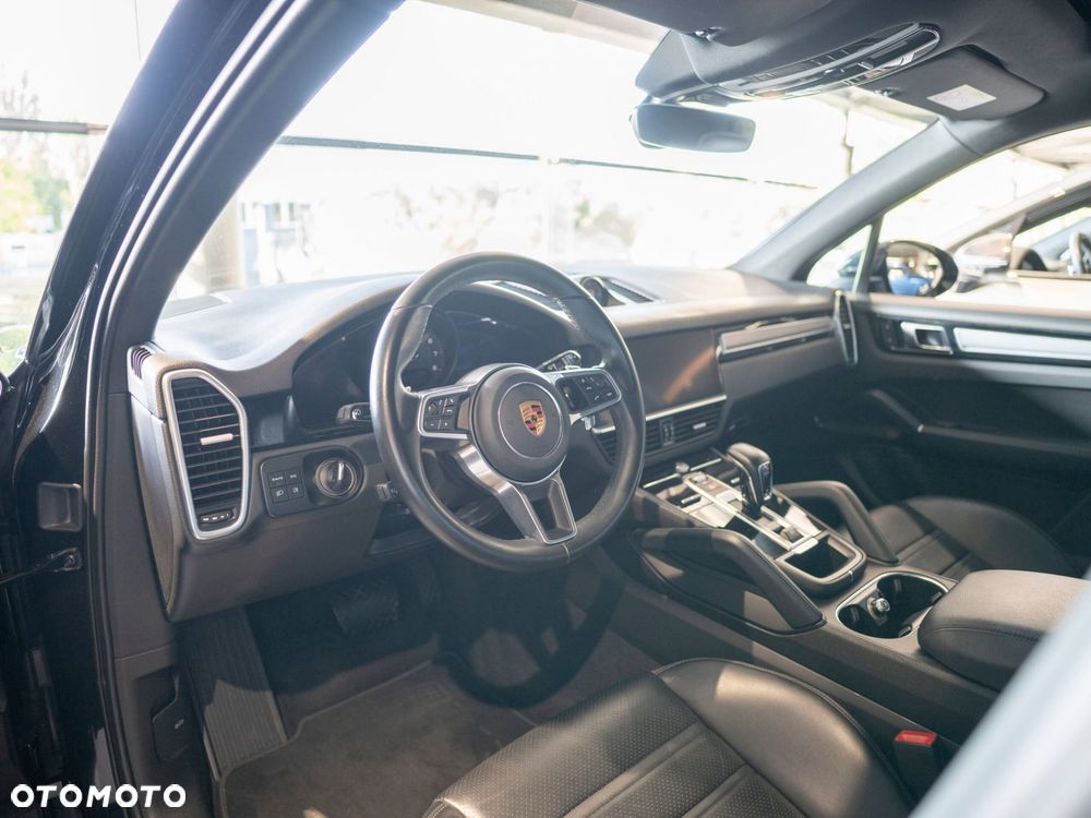 Porsche Cayenne Platinum Edition - 18
