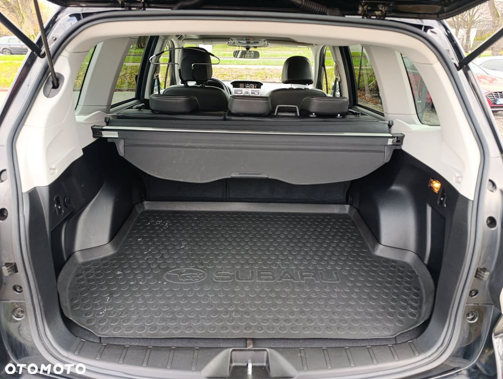 Subaru Forester 2.0 XT Platinum Lineartronic - 12