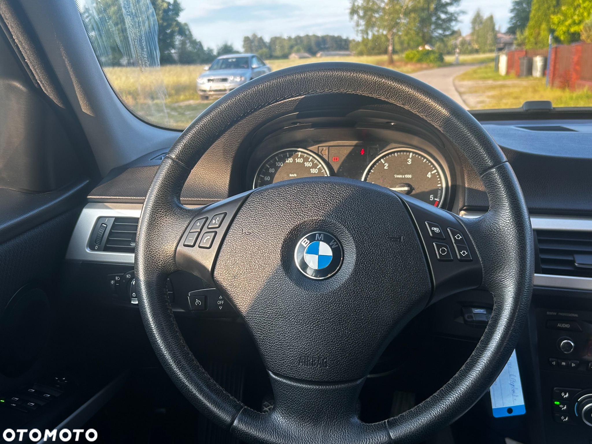 BMW Seria 3 318d Touring Luxury Line - 25