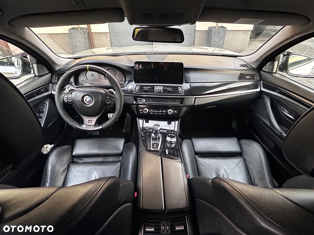BMW Seria 5 525d - 11