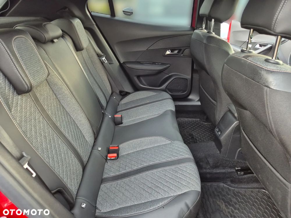 Peugeot 2008 PureTech 100 Allure S&S BVM6 - 28