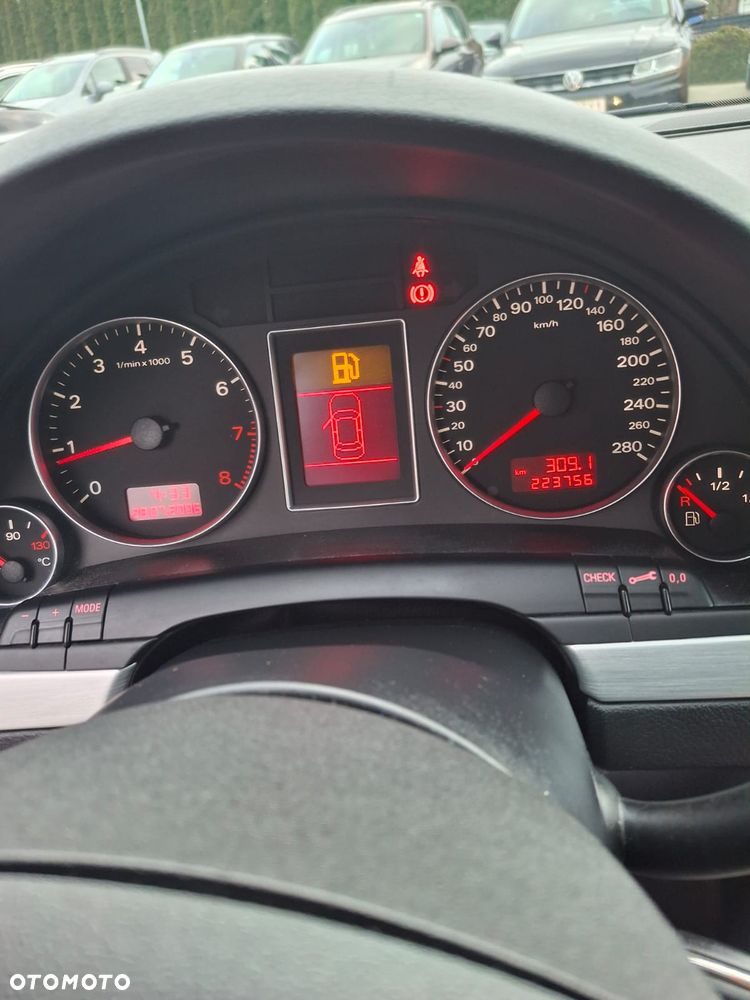 Audi A4 Avant 2.0 T FSI - 18