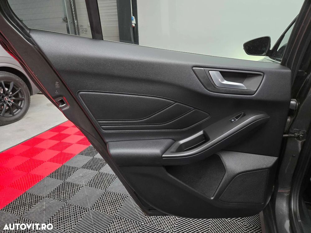 Ford Focus 2.0 EcoBlue Titanium - 20