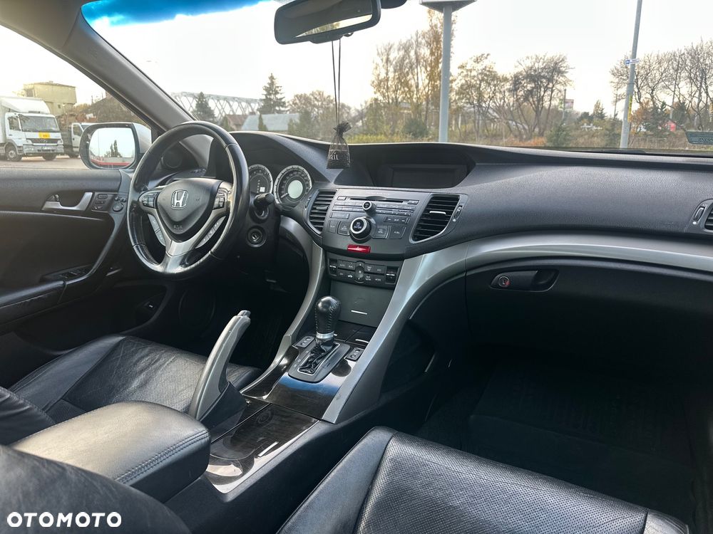 Honda Accord 2.0 Executive - 8