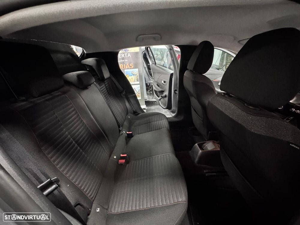 Peugeot 208 1.2 PureTech Active - 6