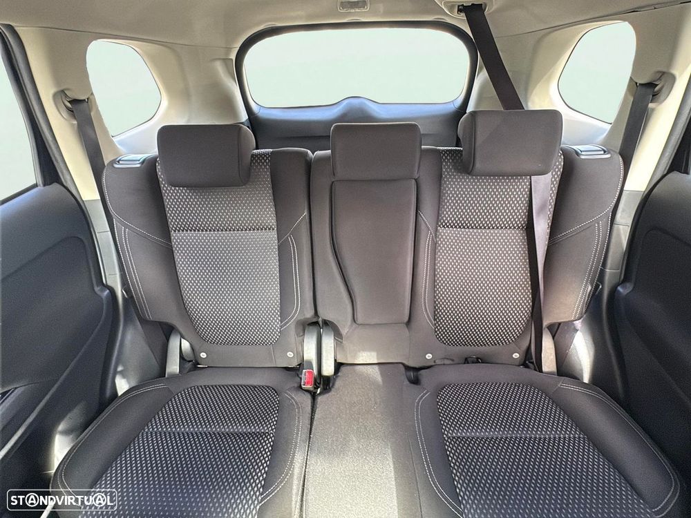 Mitsubishi Outlander 2.4 Intense - 17