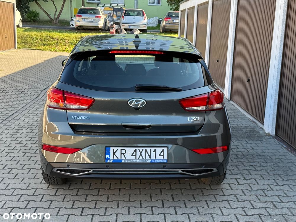 Hyundai i30 1.5 DPI Classic + - 25