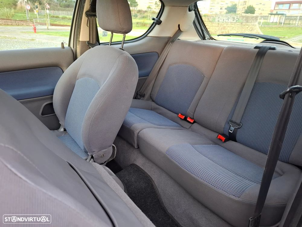 Peugeot 206 1.1 Color Line - 8