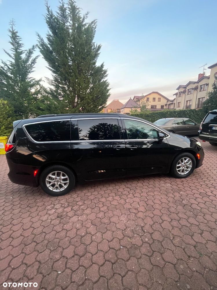 Chrysler Pacifica - 8