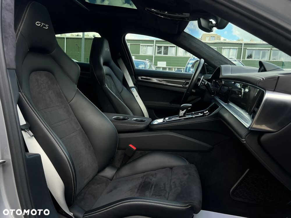 Porsche Panamera - 23