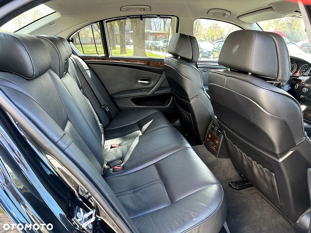 BMW Seria 5 530i xDrive - 13