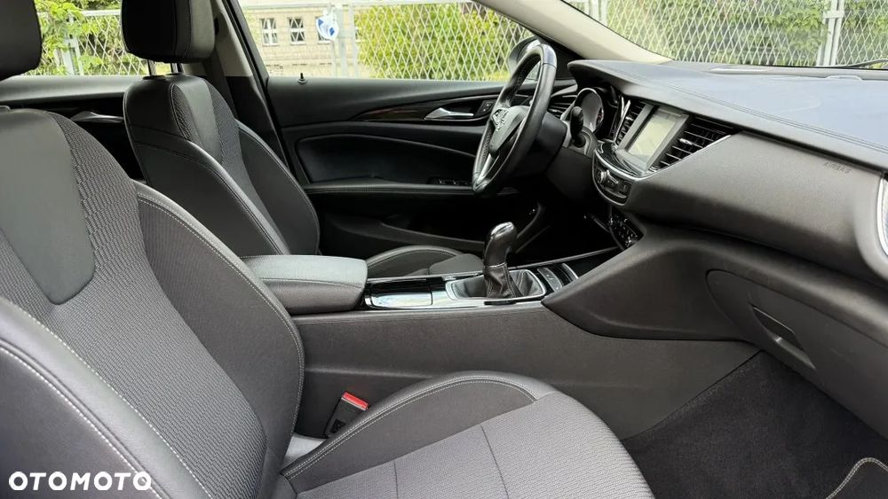 Opel Insignia 1.5 T Exclusive S&S - 29