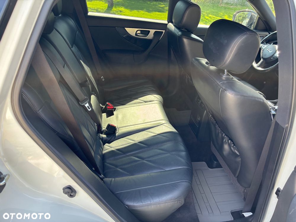Infiniti QX70 3.0d AWD S Premium - 11
