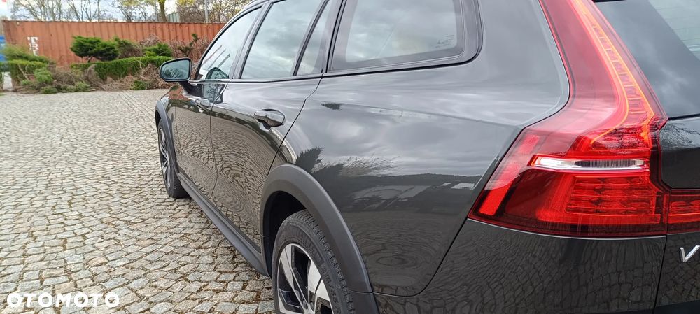 Volvo V60 Cross Country - 20