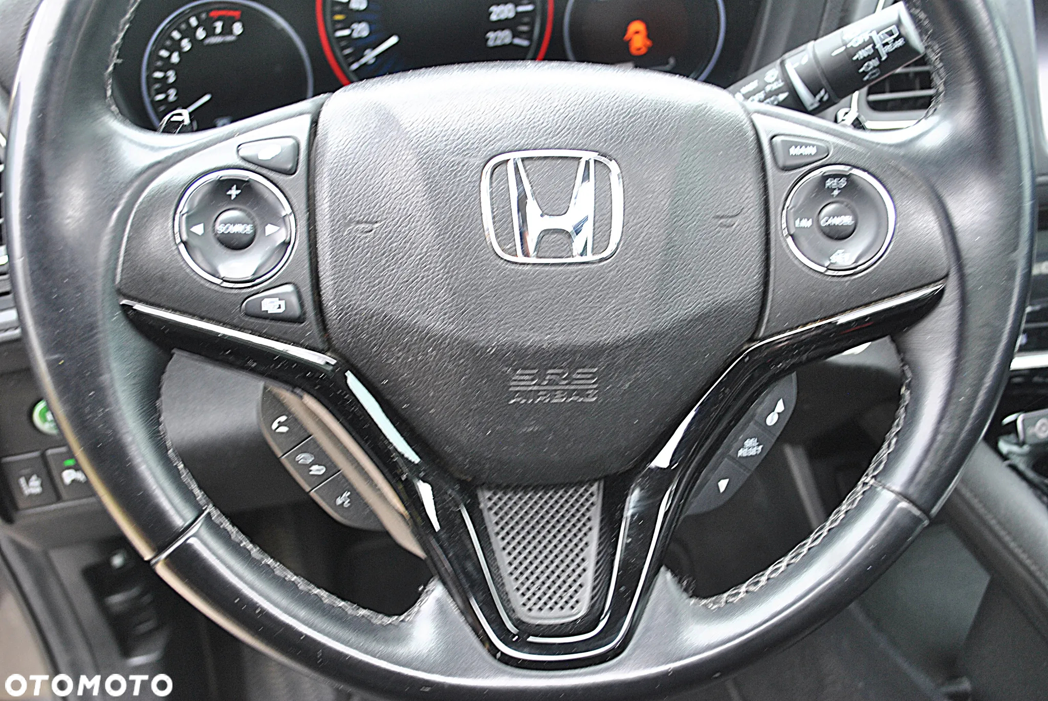 Honda HR-V 1.5 i-VTEC CVT Executive - 17