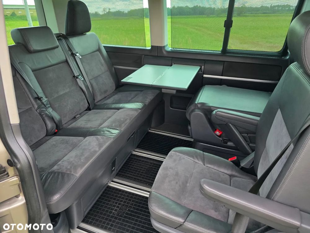 Volkswagen Multivan - 13